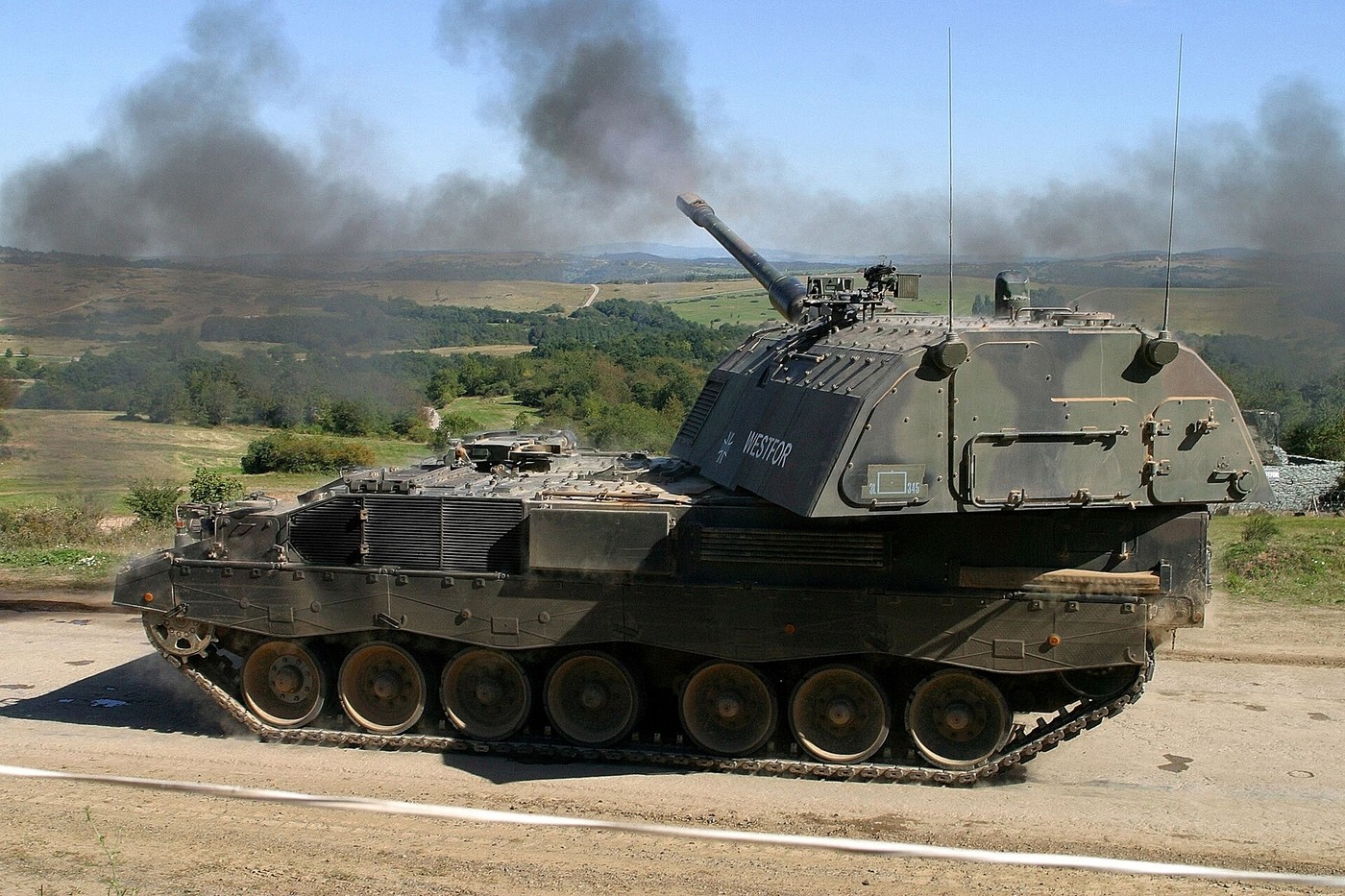 PzH 2000: автоматизована 155-мм гаубиця, башта й темп вогню
